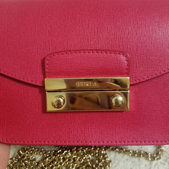 ❣Furla Metropolis Mini Chain Sling Bag❣ - Picture 4 of 13